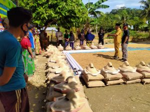 27 KK di Desa Barowila Terima Bantuan Pembangunan Jamban Sehat